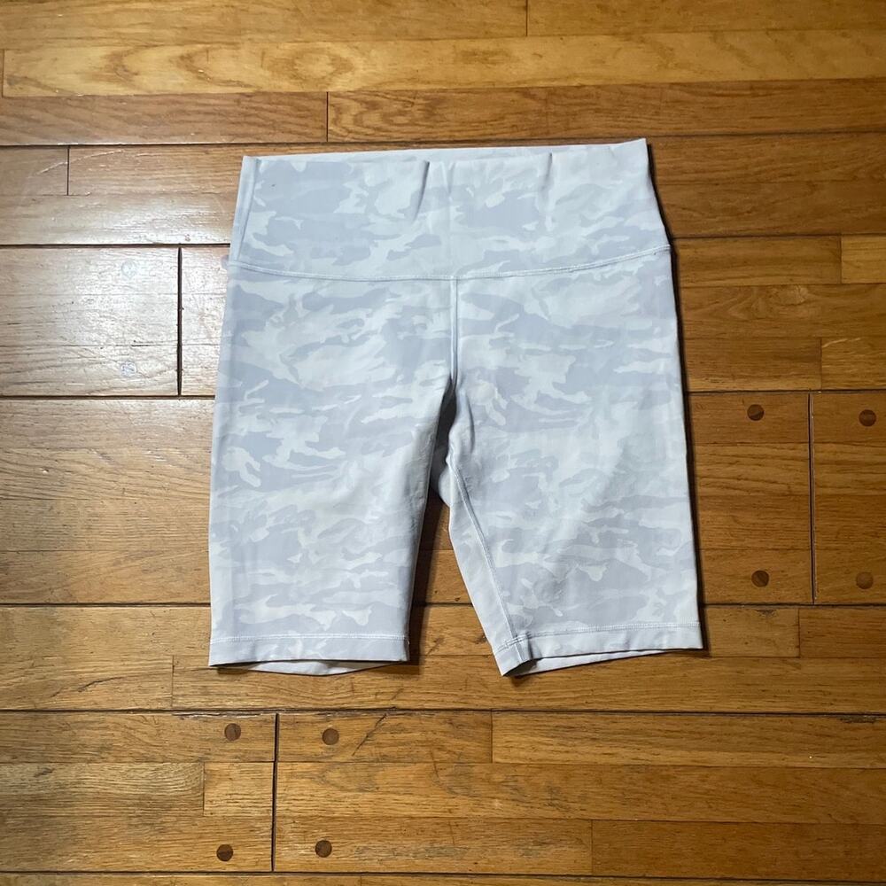 Lululemon Wunder Under Short 10" *Ribbed - Picture 9 of 16